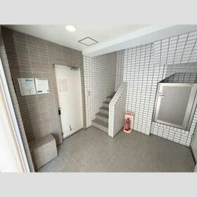 15/15 エントランス