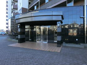 14/15 エントランス