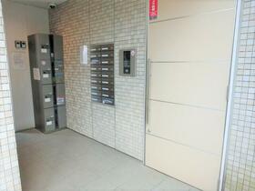 16/16 エントランス