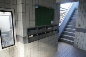 16/16 エントランス