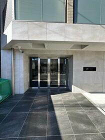 16/16 エントランス