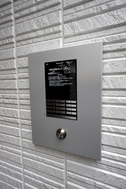 17/17 エントランス