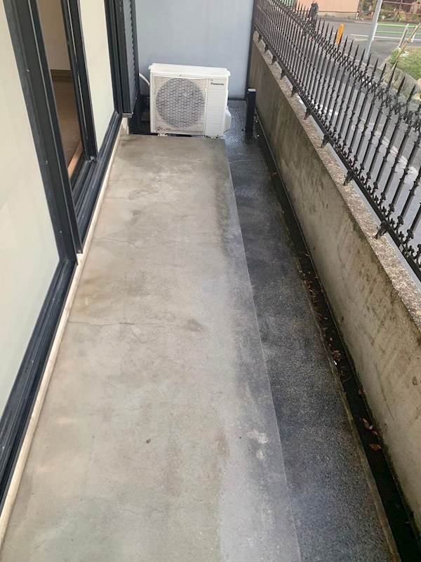 13/17 バルコニー