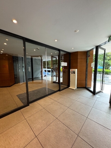 20/28 エントランス