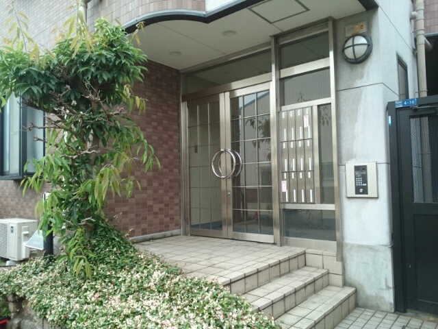 14/20 エントランス