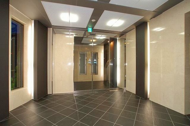 15/15 エントランス