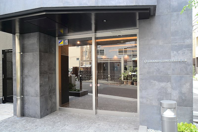 18/26 エントランス