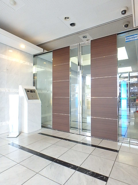 21/25 エントランス