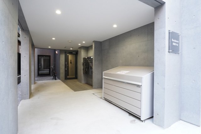 18/28 エントランス