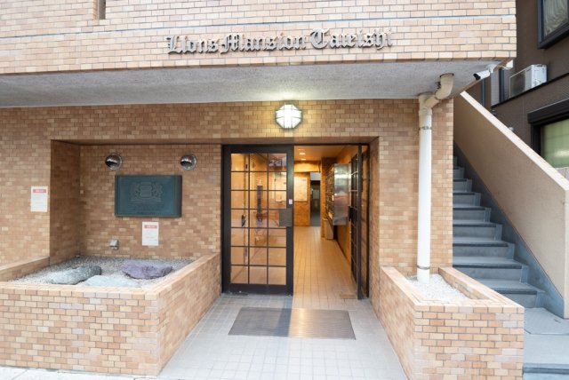 21/23 エントランス