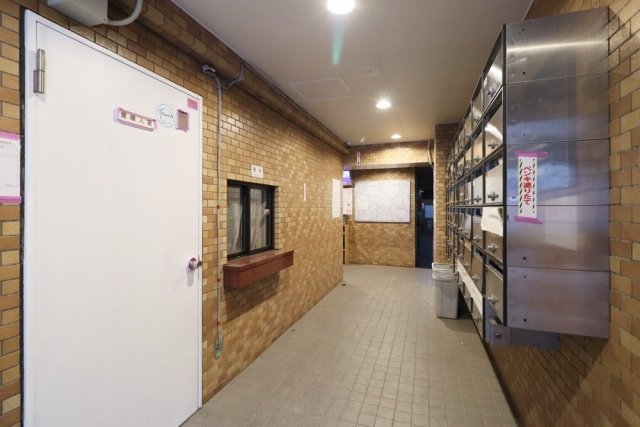 22/23 エントランス