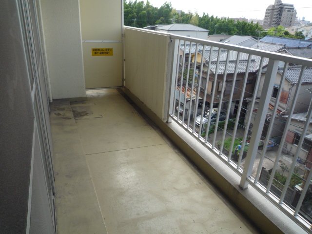 13/19 バルコニー