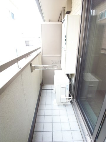 13/22 バルコニー