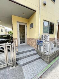 2/2 エントランス