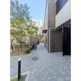 15/23 エントランス