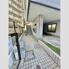 15/15 エントランス