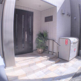 16/26 エントランス