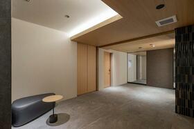 5/5 エントランス