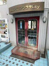 13/13 エントランス