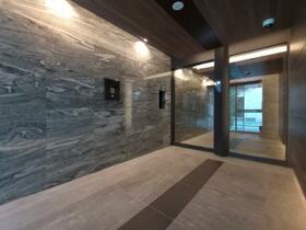 13/13 エントランス