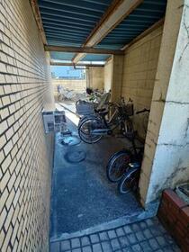 16/16 エントランス