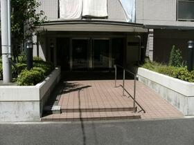 13/13 エントランス