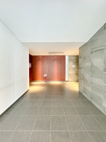 22/23 エントランス