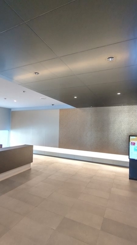 13/22 エントランス