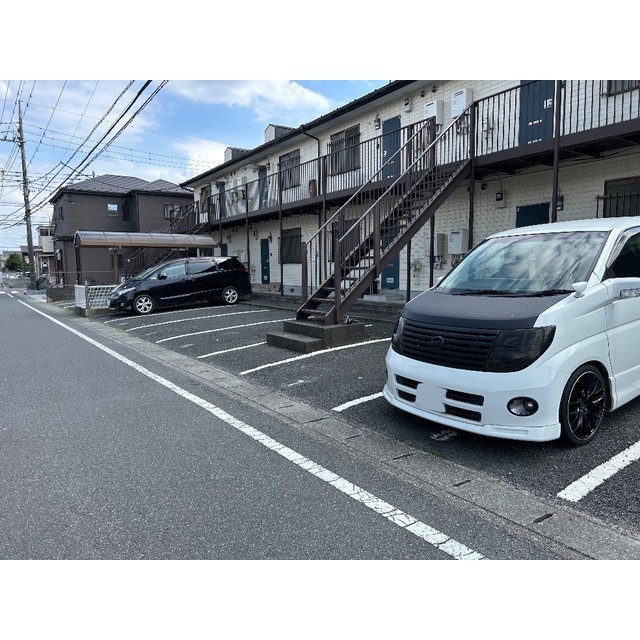 18/18 駐車場