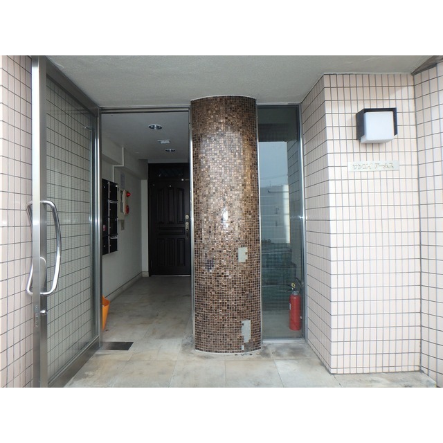 19/20 エントランス