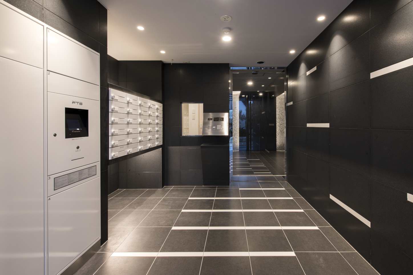 14/16 エントランス