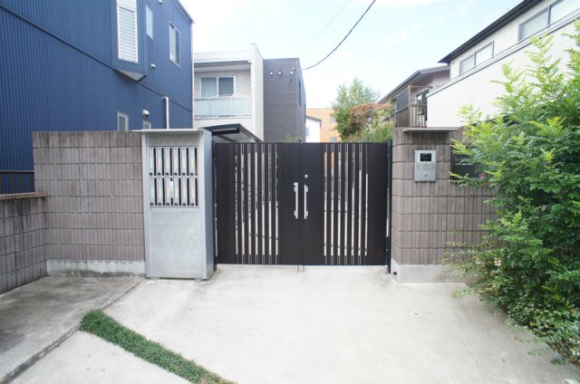 14/14 エントランス