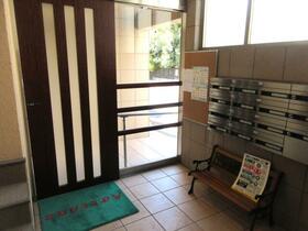 16/16 エントランス