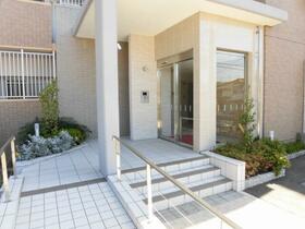 14/23 エントランス