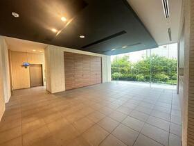 14/14 エントランス