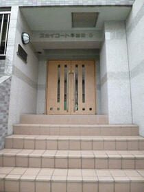 2/2 エントランス