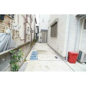 16/16 エントランス