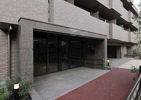 16/16 エントランス