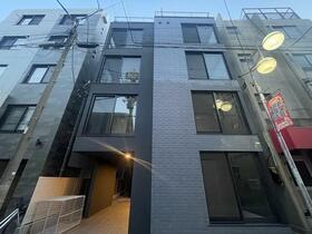 14/14 エントランス