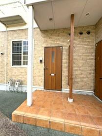 2/2 エントランス