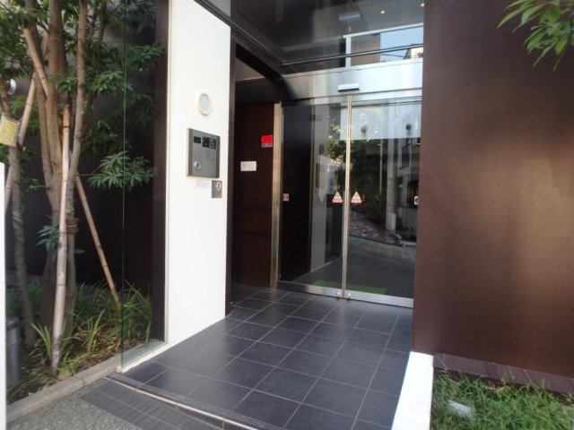 2/3 エントランス