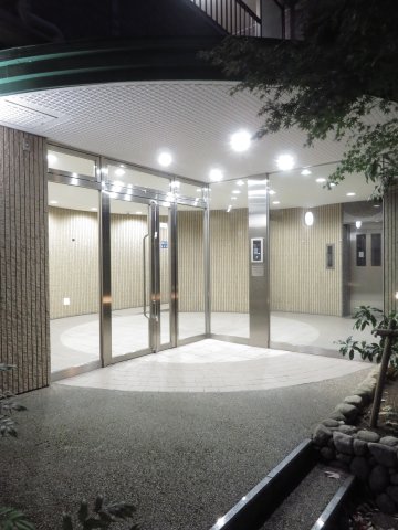 2/3 エントランス