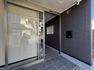 5/5 エントランス