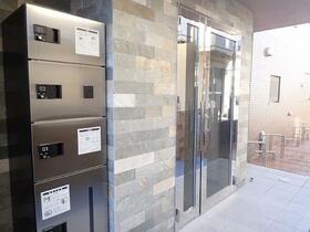 16/16 エントランス