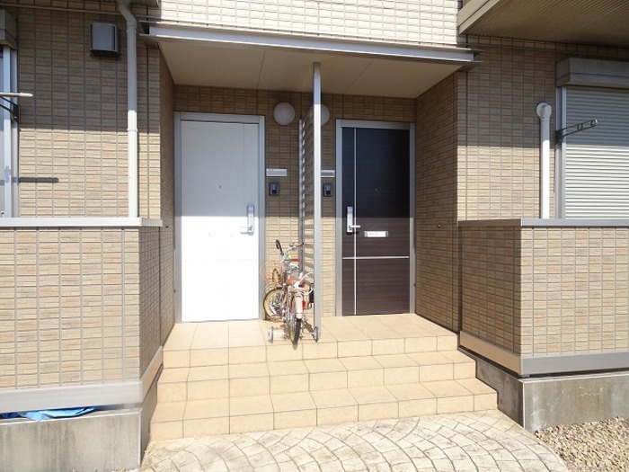 18/26 エントランス