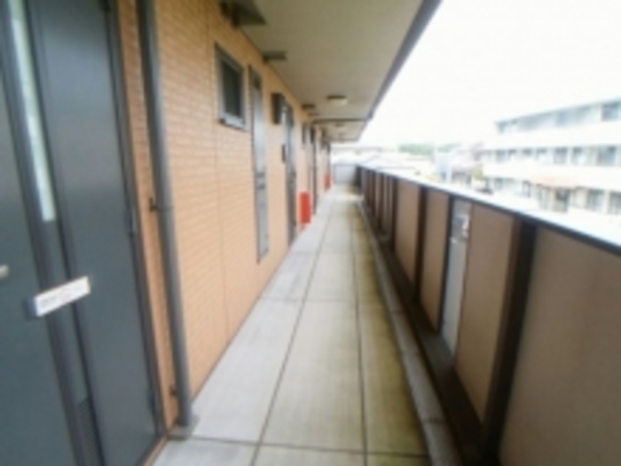 19/28 エントランス