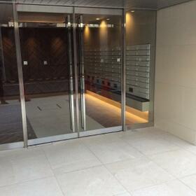 13/13 エントランス