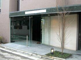 16/16 エントランス