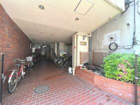 5/5 エントランス