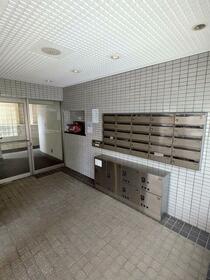 16/16 エントランス